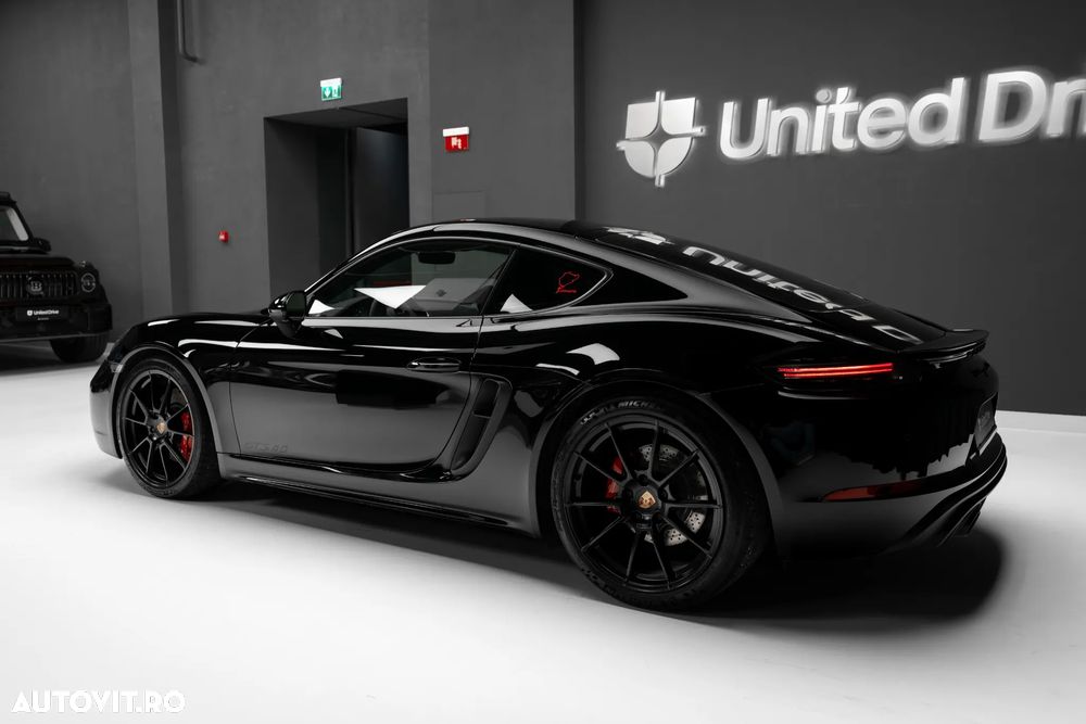 Porsche Cayman GTS 4.0 PDK - 8