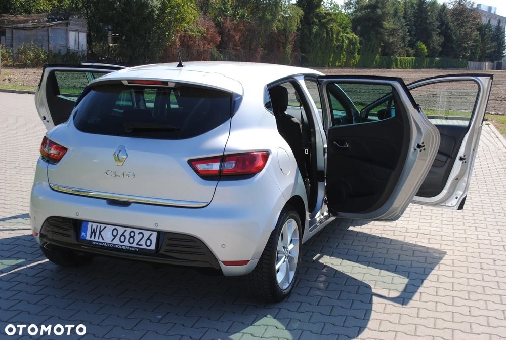 Renault Clio 1.2 16V 75 LIMITED - 31