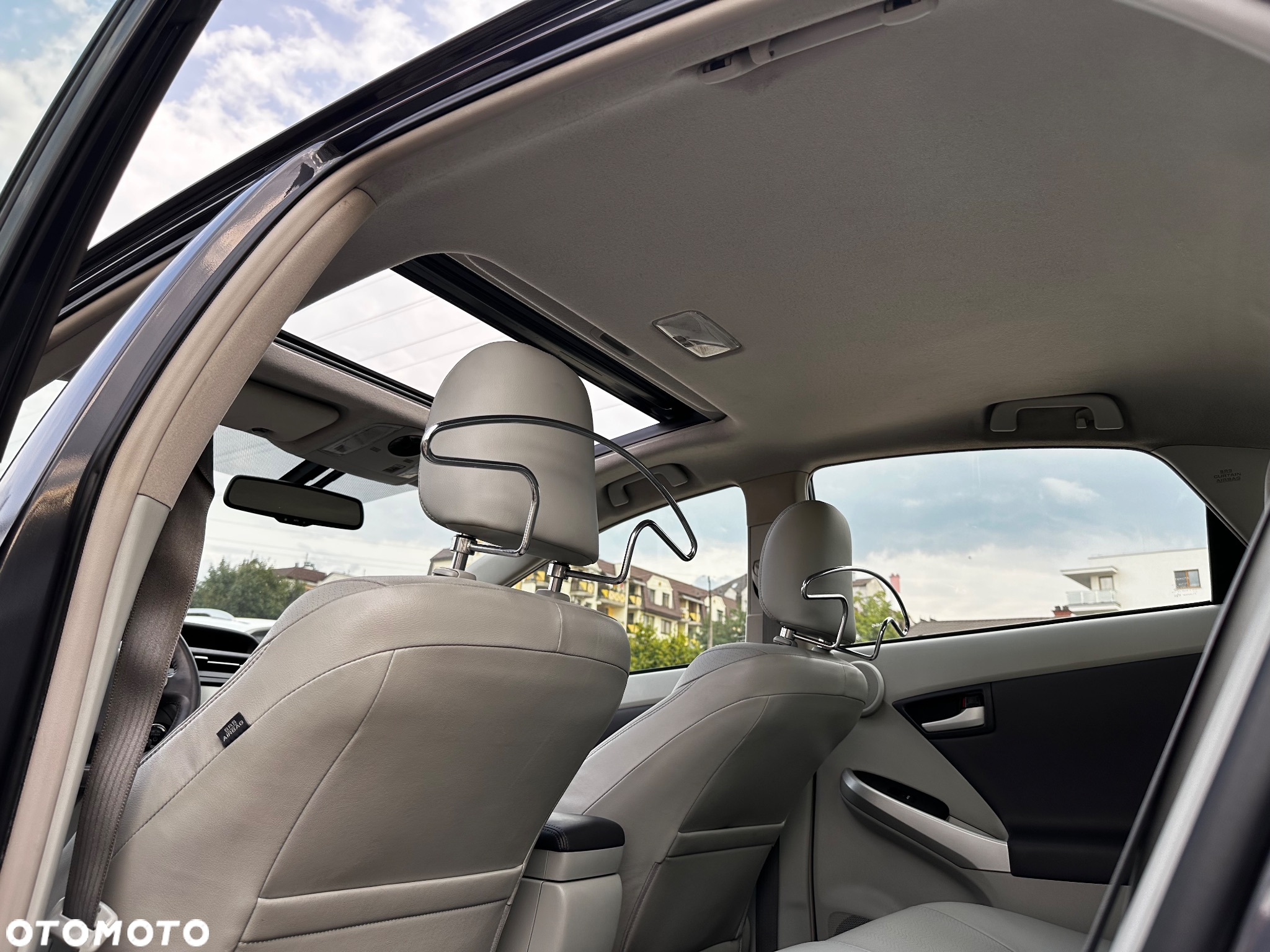 Toyota Prius (Hybrid) Executive - 22
