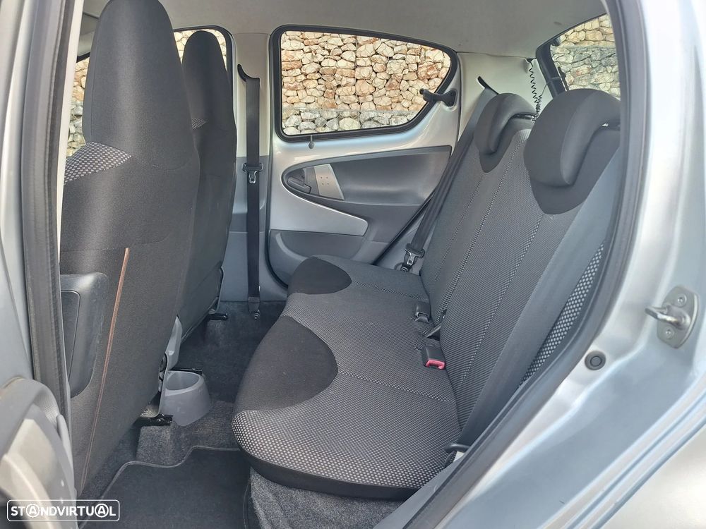 Toyota Aygo 1.0 Plus Sport Pack MM - 12