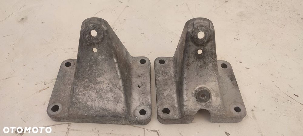 JAGUAR F TYPE X152 LIFT 3.0SC RWD ŁAPA SILNIKA - 1