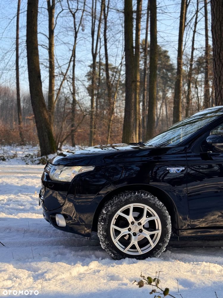 Mitsubishi Outlander Intense + - 11