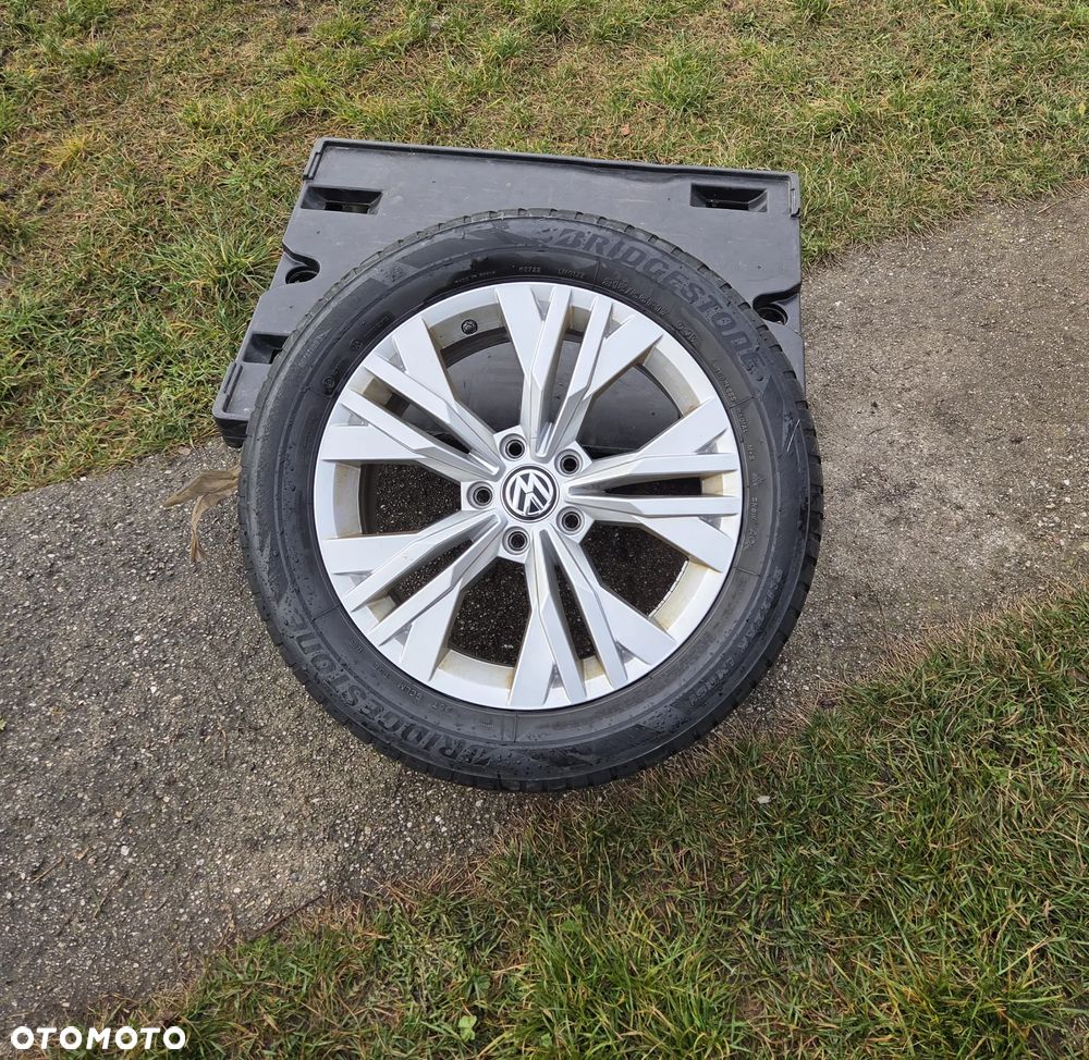 Felga aluminiowa VW Passat B8 GTE 4 motion 17 Cali 3G0601025AB 7Jx17H2 ET 38 3G0601025AB8Z8 - 3