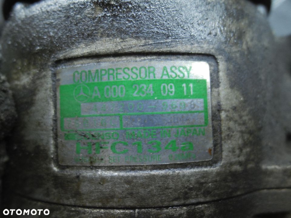 KOMPRESOR KLIMATYZACJI MERCEDES W202 2.2CDI A0002340911 POSIADAM 4 SZTUKI - 2