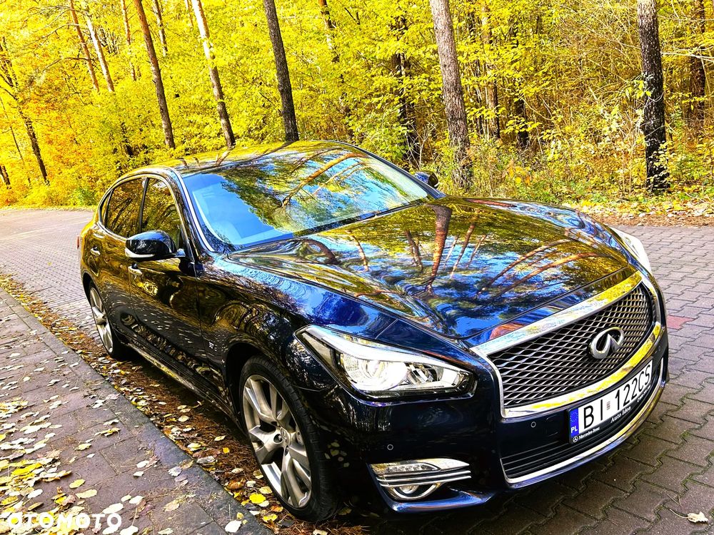 Infiniti Q70
