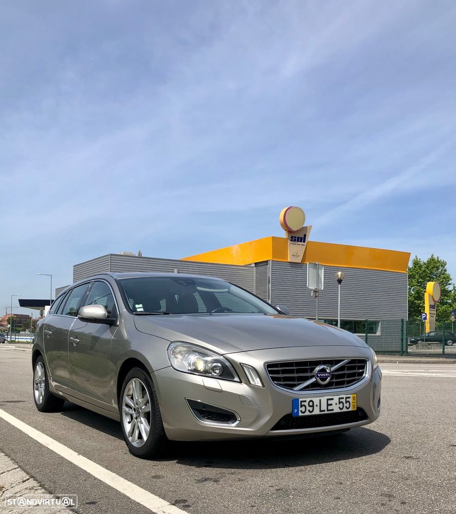 Volvo V60 2.0 D3 Summum - 1