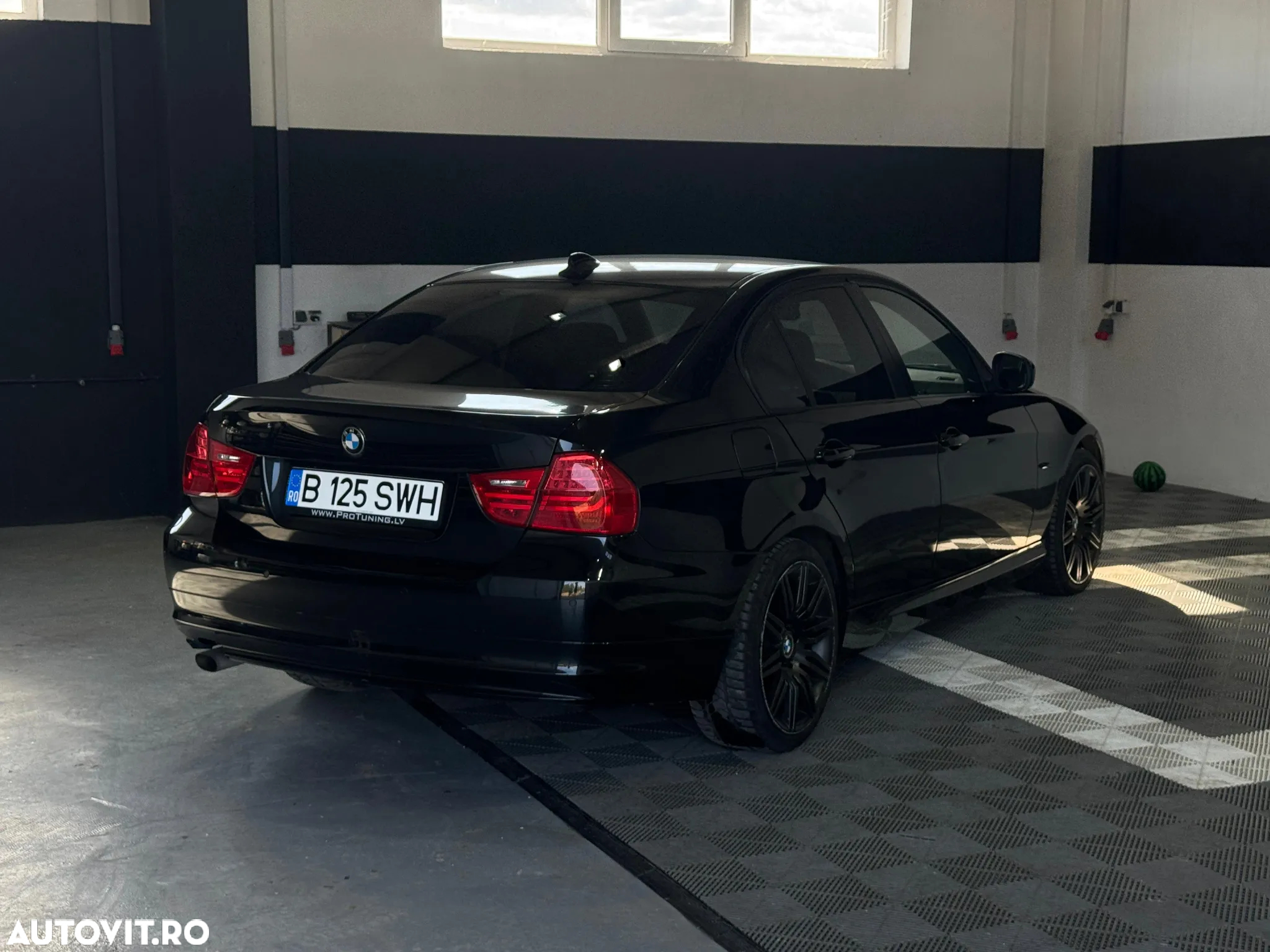 BMW Seria 3 318d - 4