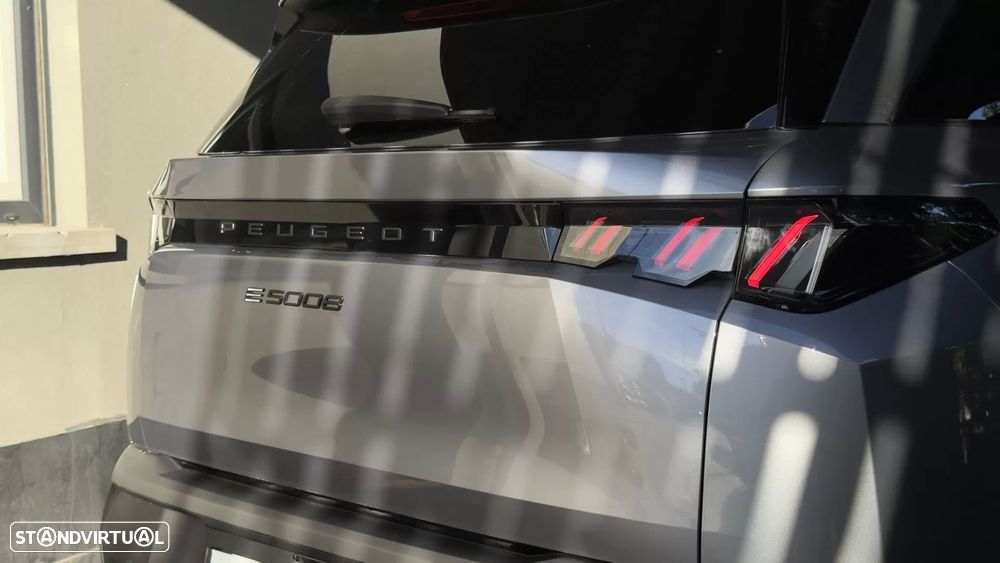 Peugeot E-5008 73 kWh Allure - 8