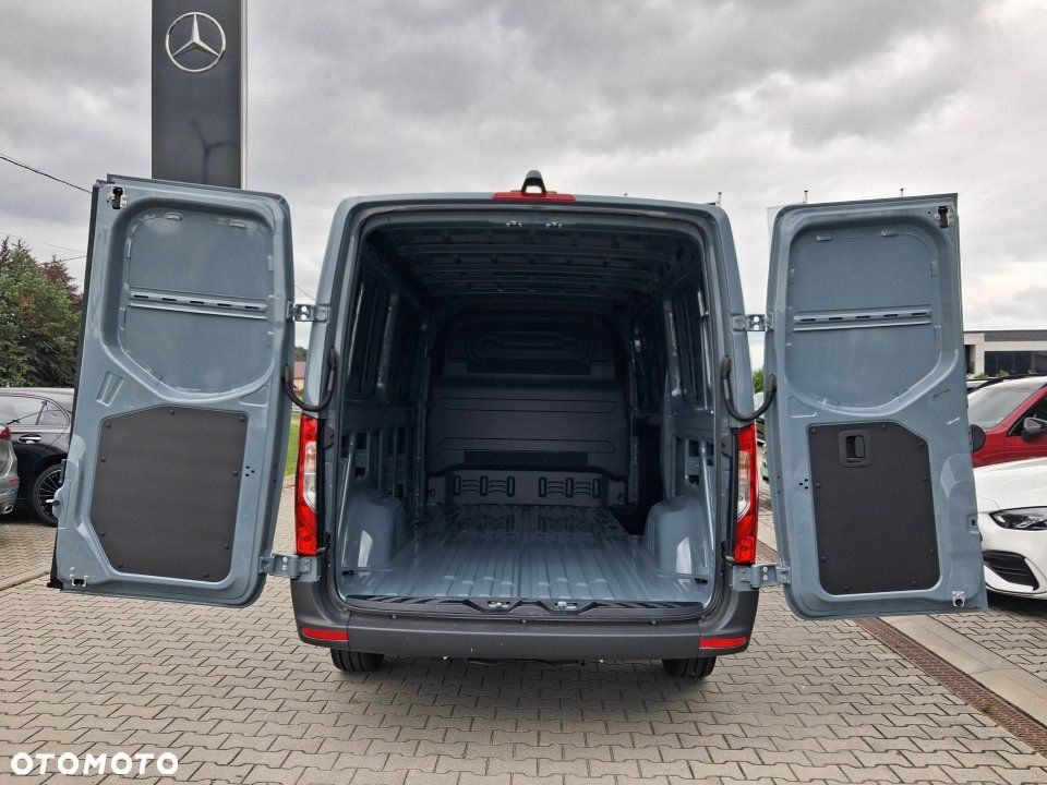 Mercedes-Benz Sprinter - 9