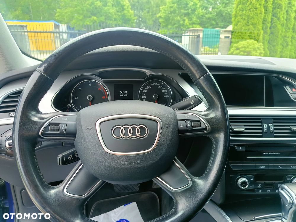 Audi A4 Limousine - 14