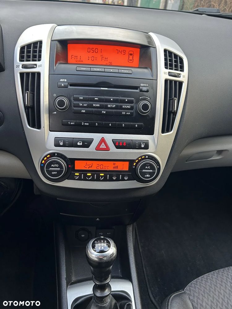 Kia Ceed 1.6 Comfort + - 22