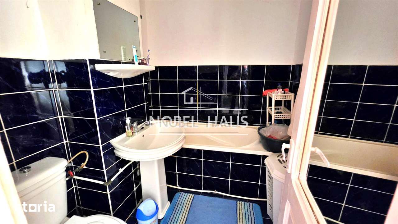 Apartament 3 camere, decomandat, etajul 4, zona Gura Leului — fotografia 3