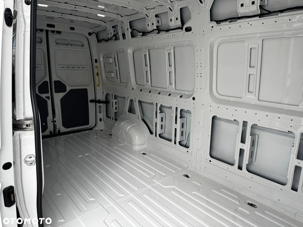 Volkswagen Crafter Maxi Furgon - 8