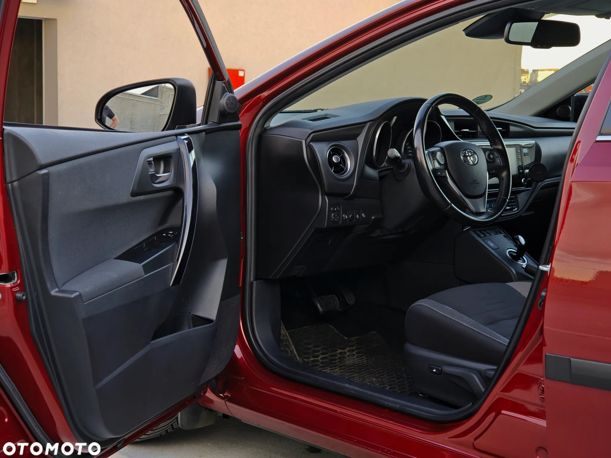 Toyota Auris Hybrid 135 Comfort - 24