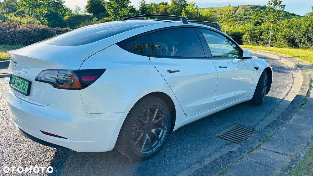 Tesla Model 3 - 10