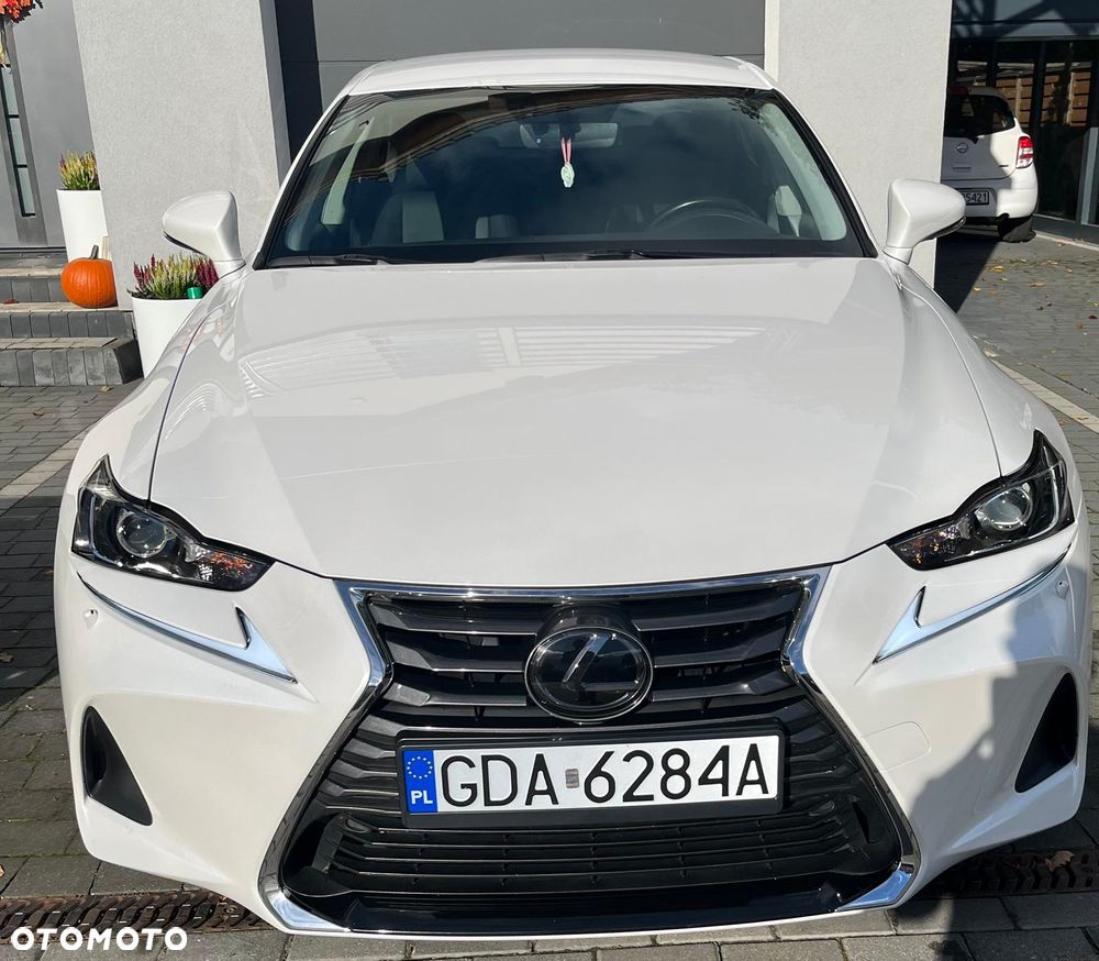 Lexus IS 200t Elite - 2