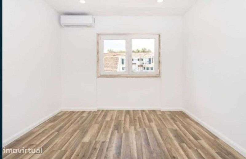 Apartamento T2 para arrendamento nos Foros de Amora - Grande imagem: 5/11
