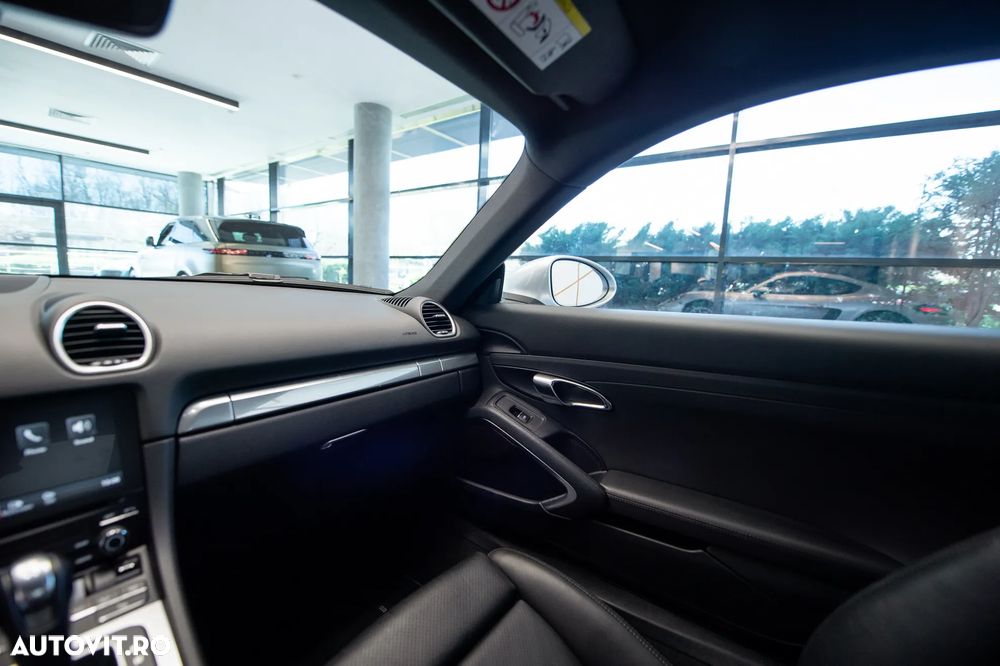 Porsche Cayman PDK - 32