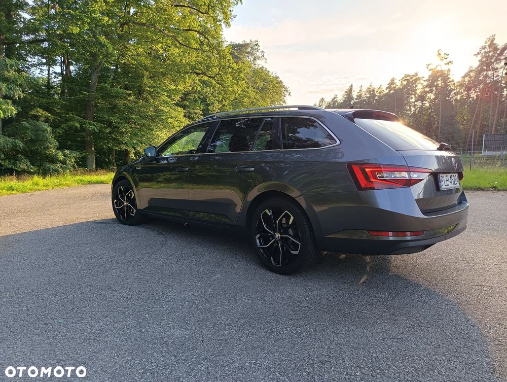 Skoda Superb Combi 2.0 TDI 4x4 DSG Style - 5