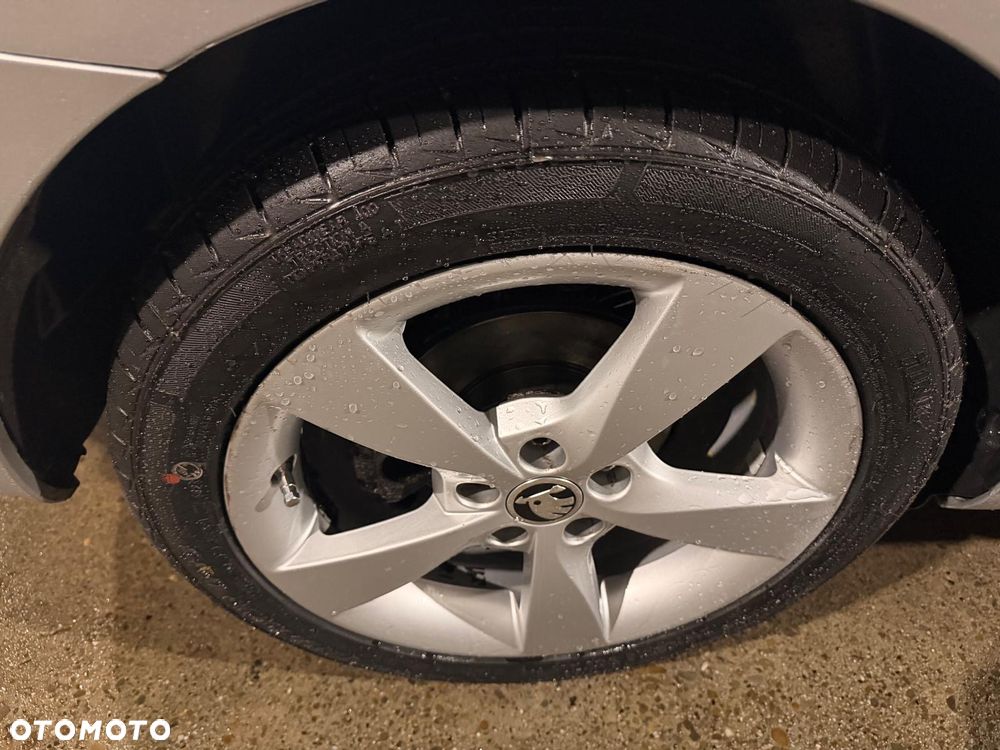 Skoda RAPID 1.6 TDI DPF Elegance - 31