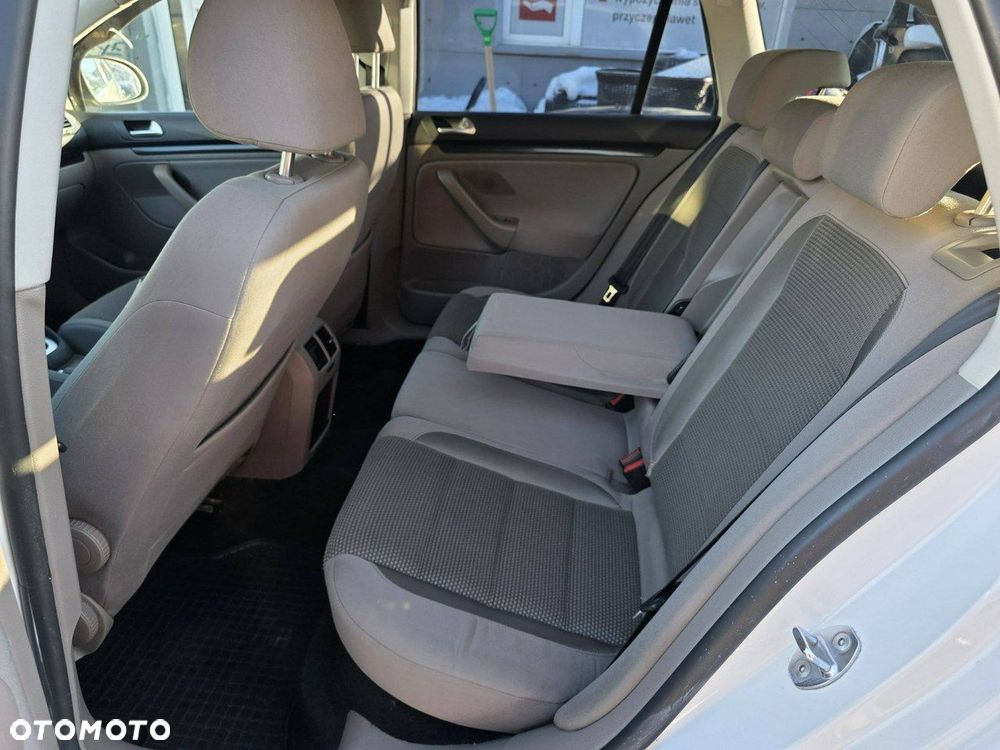 Volkswagen Golf 2.0 TDI DPF DSG Tour Edition - 29