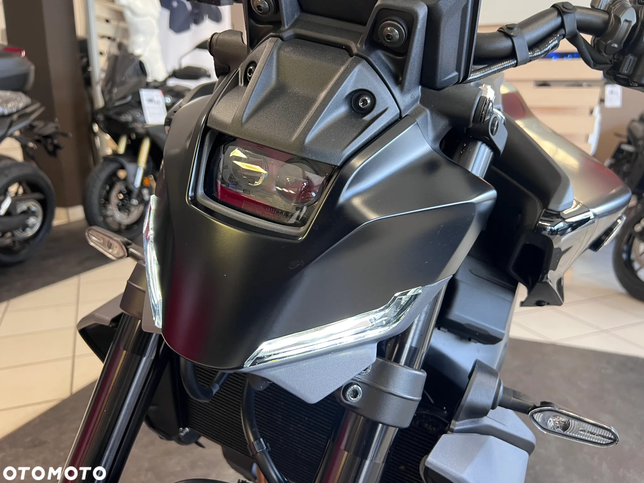 Yamaha MT - 8