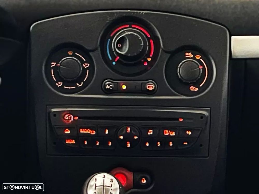Renault Clio Break 1.2 16V Confort - 32