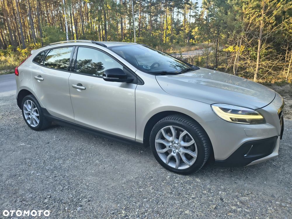 Volvo V40 Cross Country - 8