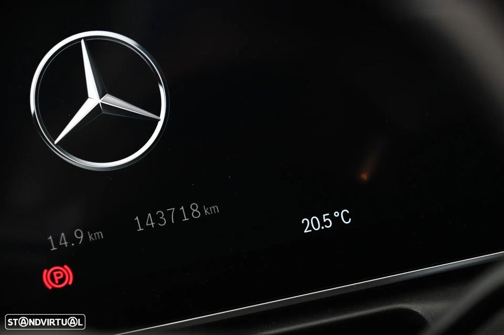 Mercedes-Benz C 300 d AMG Line - 19