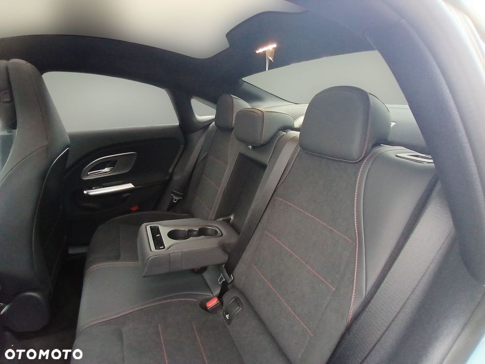 Mercedes-Benz CLA 200 mHEV 8G-DCT - 8