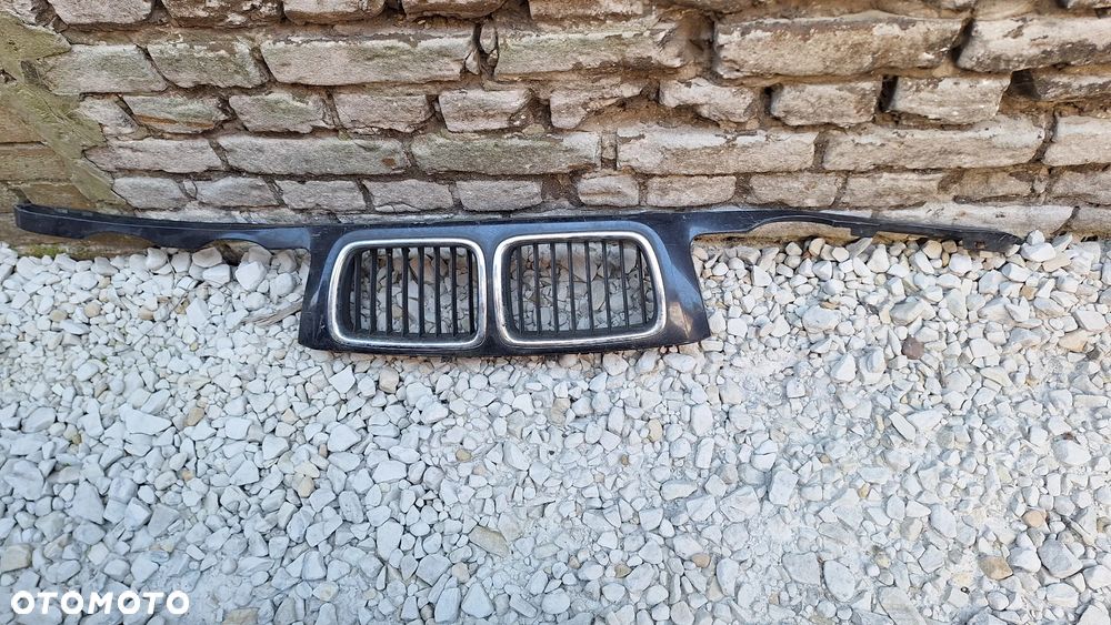 GRILL BMW E34 - 1