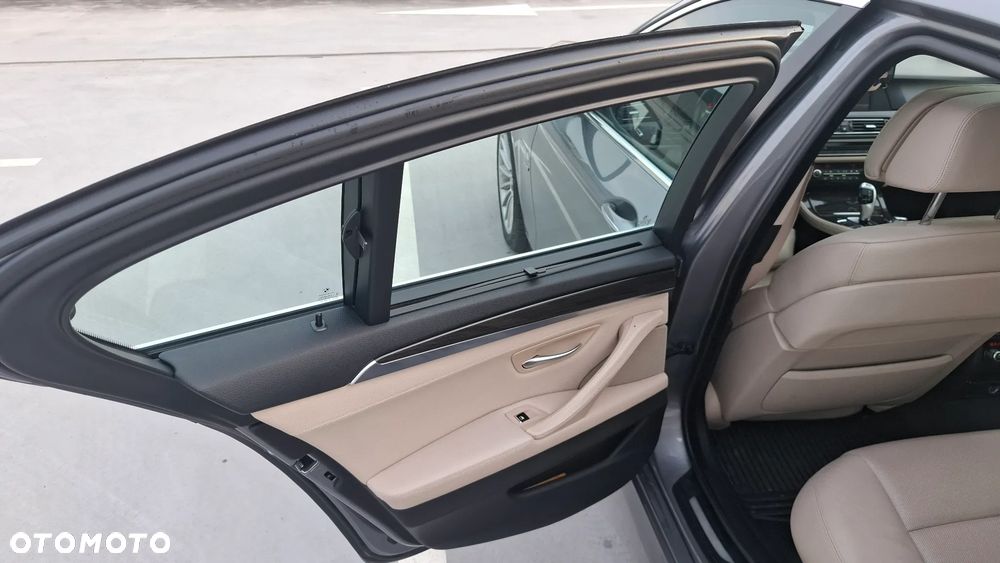 BMW Seria 5 535i xDrive - 25