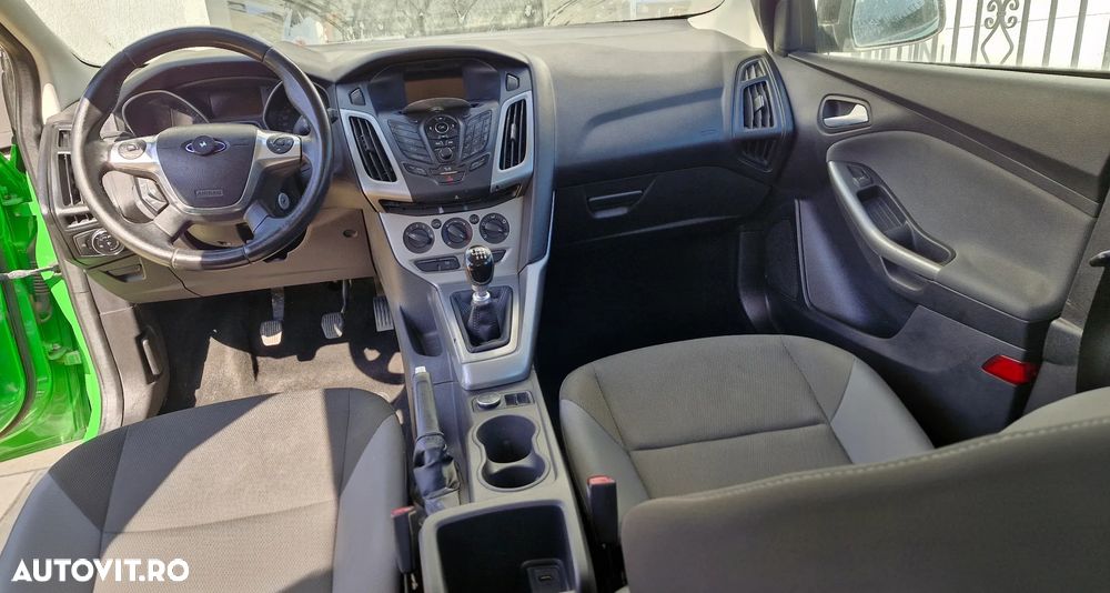 Ford Focus - 11