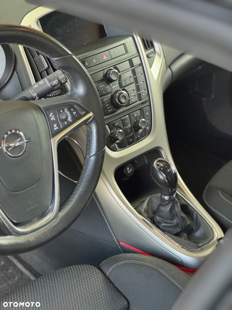 Opel Astra 1.6 Turbo Design Edition - 22