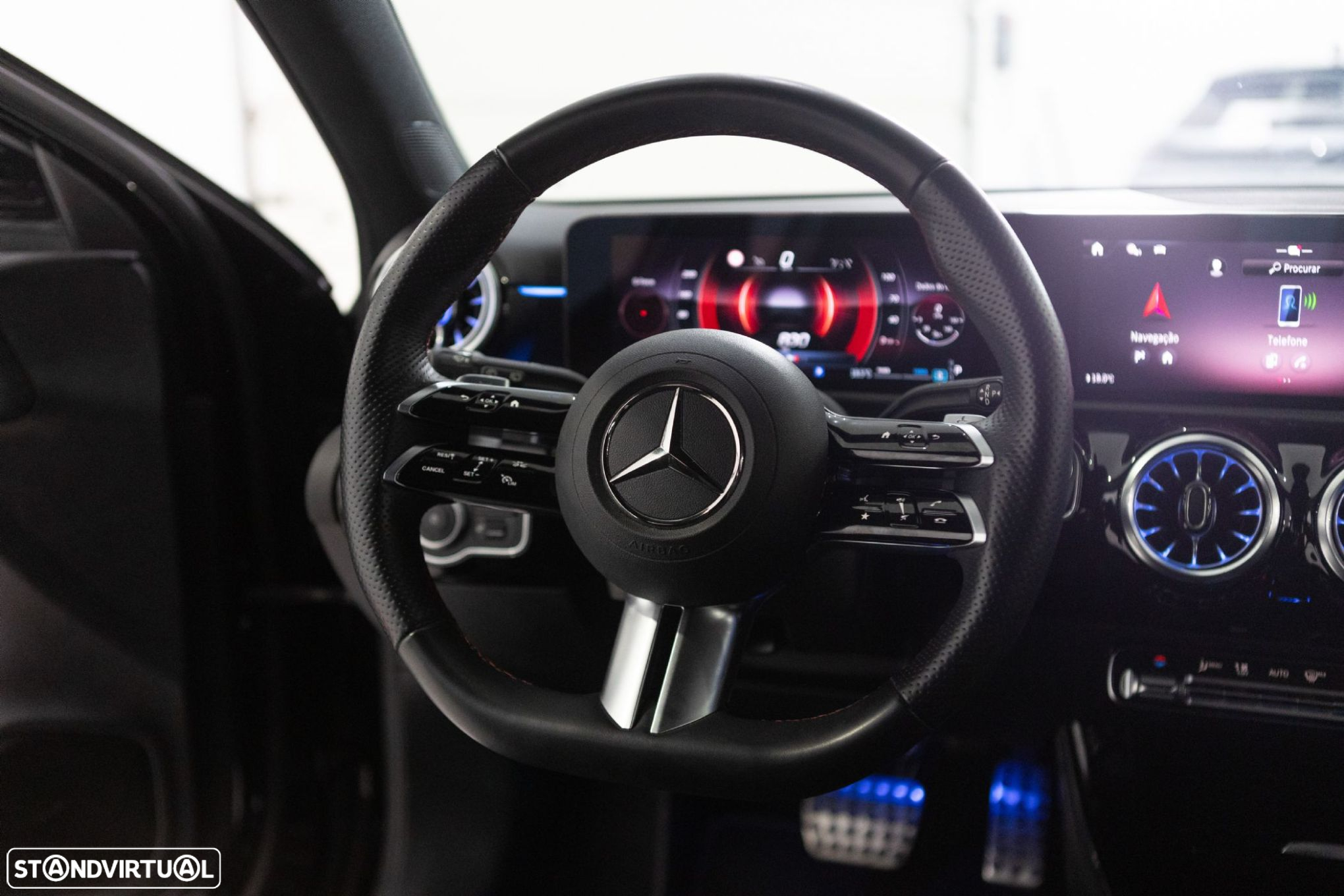 Mercedes-Benz A 180 7G-DCT Advanced AMG Line - 25