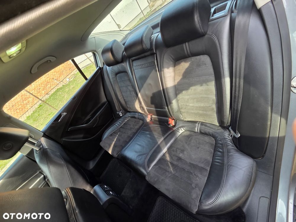 Volkswagen Passat 2.0 TDI DPF Highline - 11
