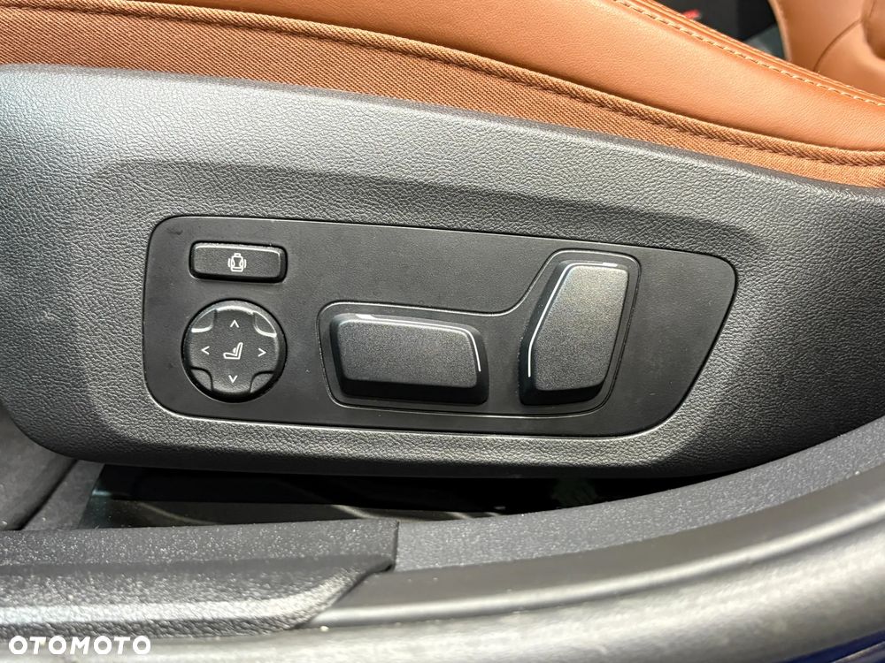 BMW Seria 3 330i xDrive M Sport sport - 23
