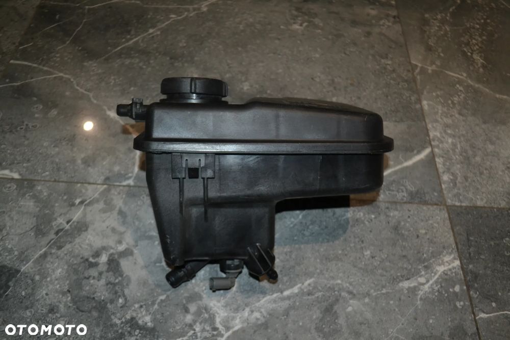BMW E81 E83 E87 E60 E61 E65 E90 E91 ZBIORNICZEK WYRÓWNAWCZY PŁYNU CHŁODNICY 7800293 - 2