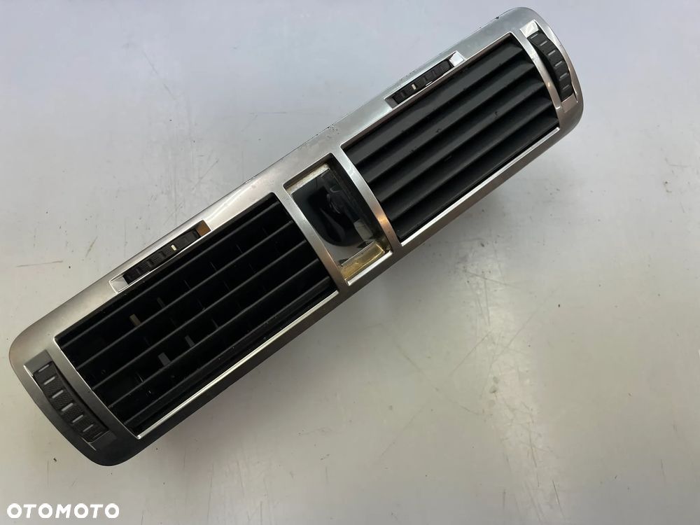 Kratka nawiewu środkowa Skoda SuperB I 3U0820951G - 1