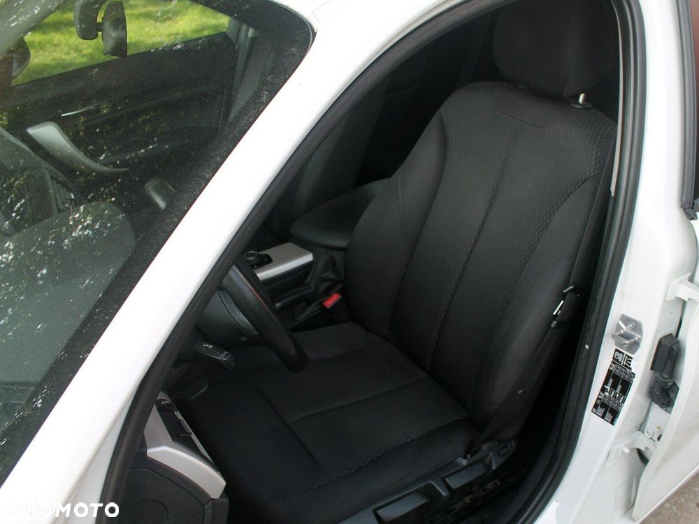 BMW Seria 1 - 22
