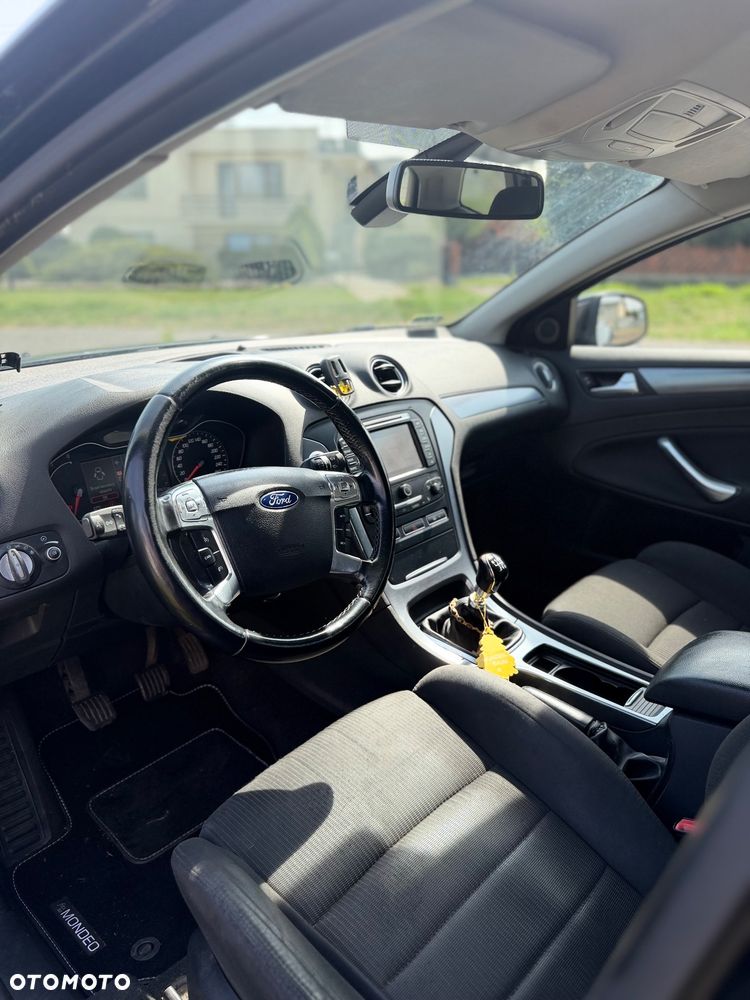 Ford Mondeo - 10