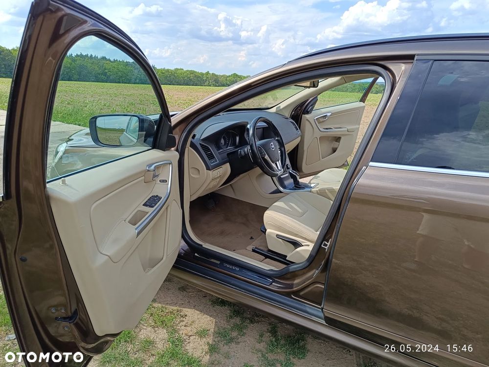 Volvo XC 60 D5 AWD Momentum - 11