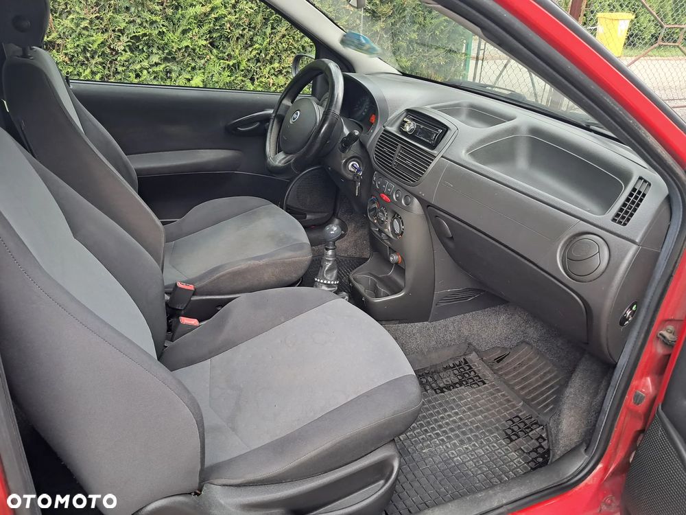 Fiat Punto 1.2 8V - 10