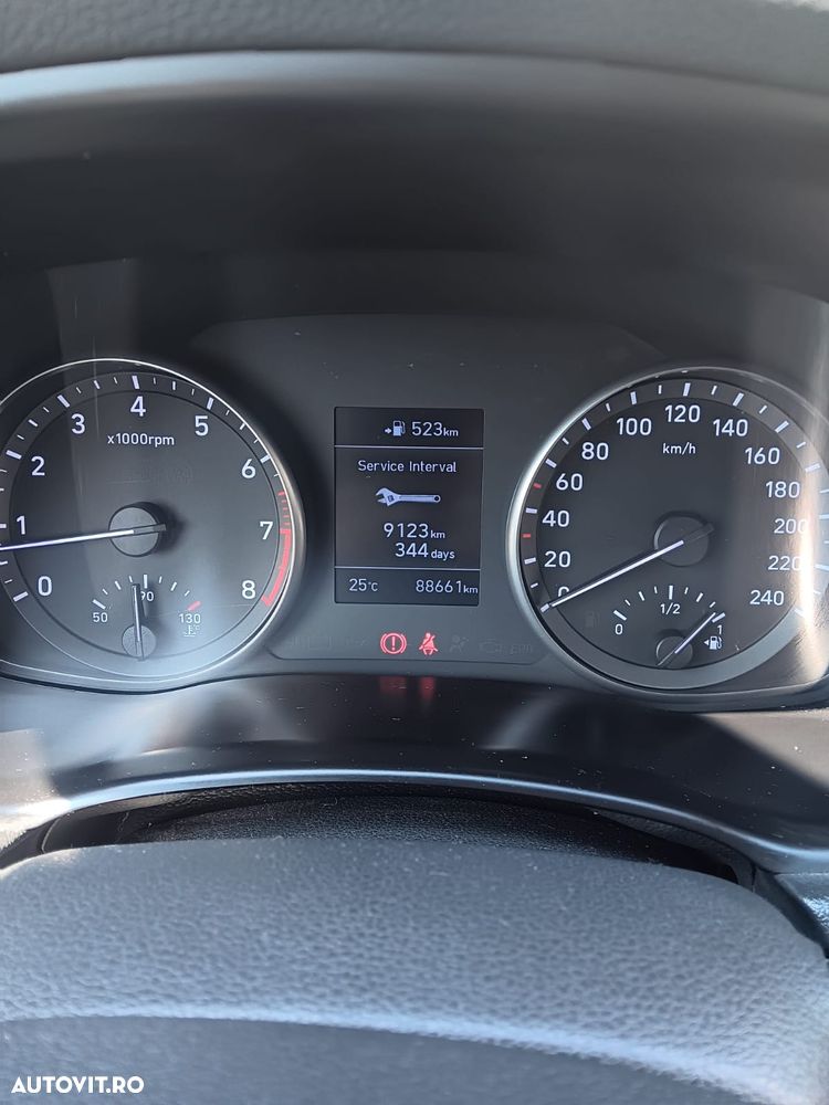 Hyundai i30 1.4 100CP 5DR M/T Classic - 15