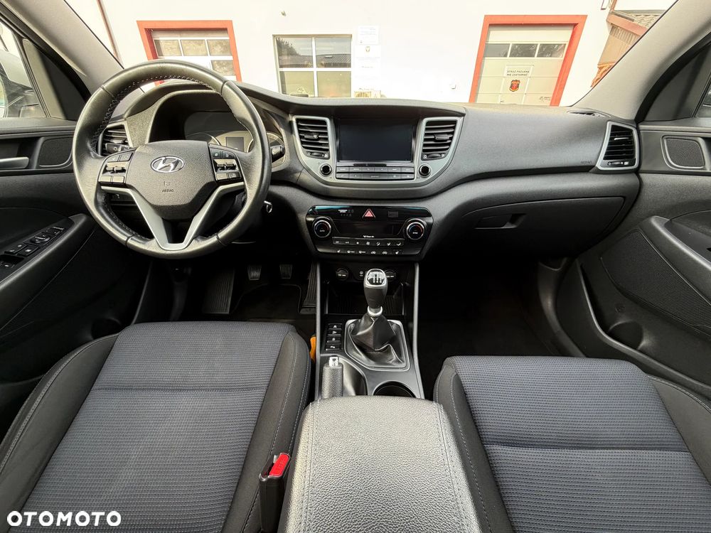 Hyundai Tucson 1.6 GDI BlueDrive Style 2WD - 16