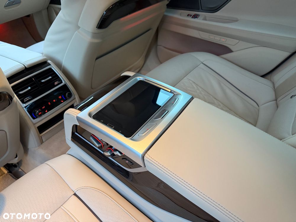 BMW Seria 7 740d xDrive - 19