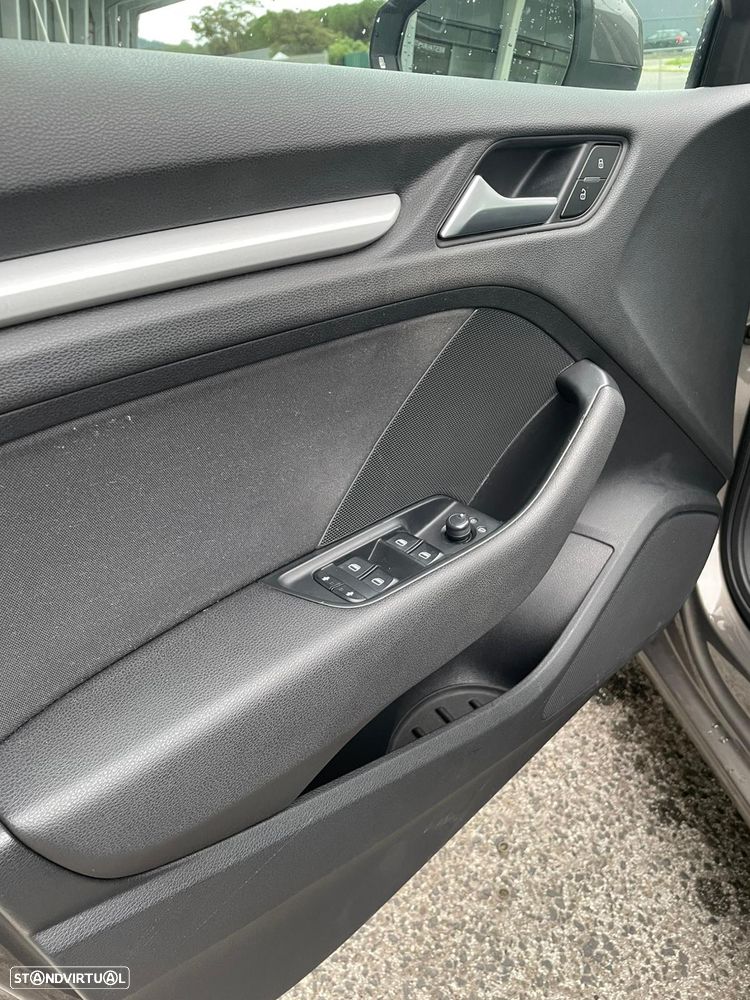 Audi A3 Sportback 1.6 TDI Advance - 11