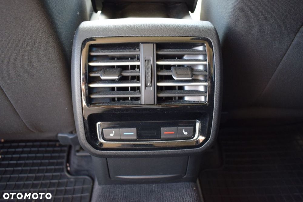 Volkswagen Passat - 23