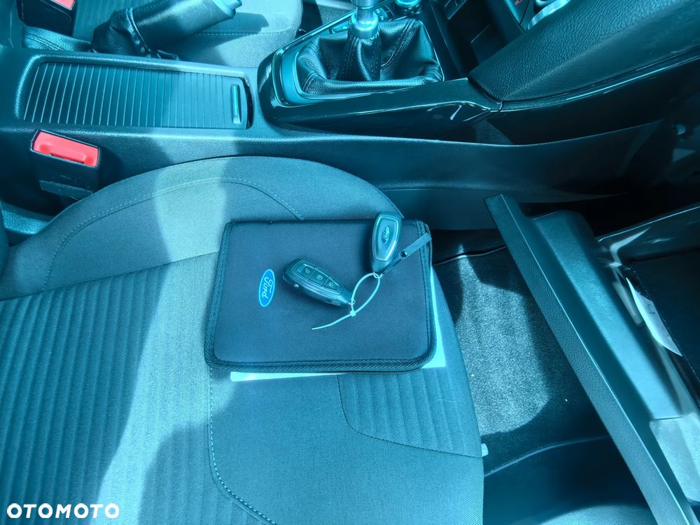 Ford Focus 1.0 EcoBoost Titanium - 32