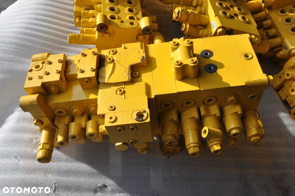 Rozdzielacz Hydrauliczny Komatsu PC 170 - 2